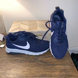 Nike Air Max Motion Low